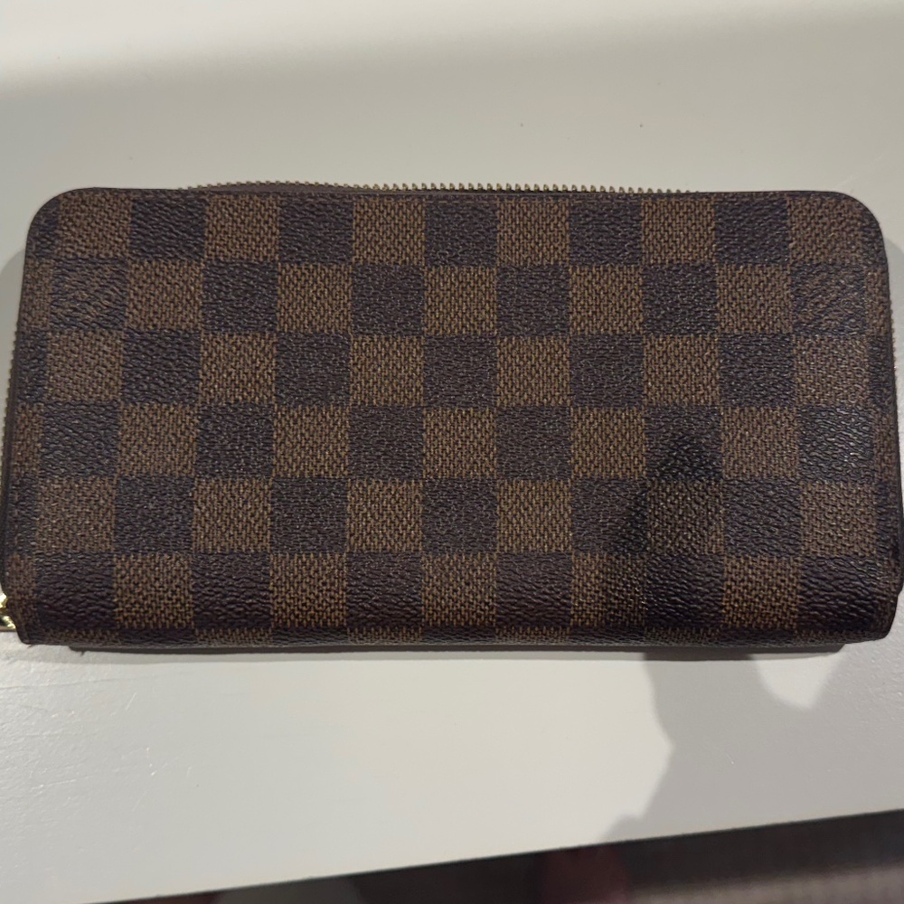 Louis Vittion Wallet